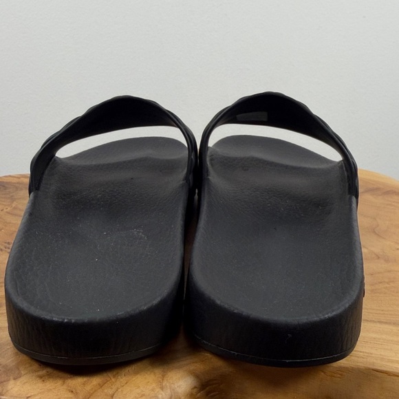 NWOT GUCCI MATELASSE RUBBER SLIDES - Picture 5 of 8